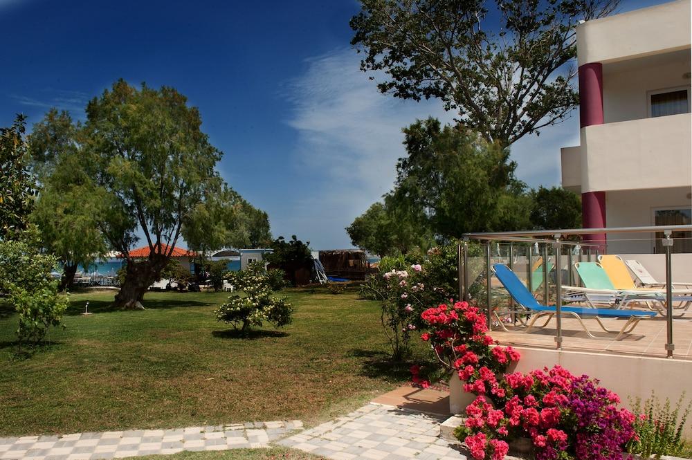 Thodorou Villa Agia Marina Екстериор снимка